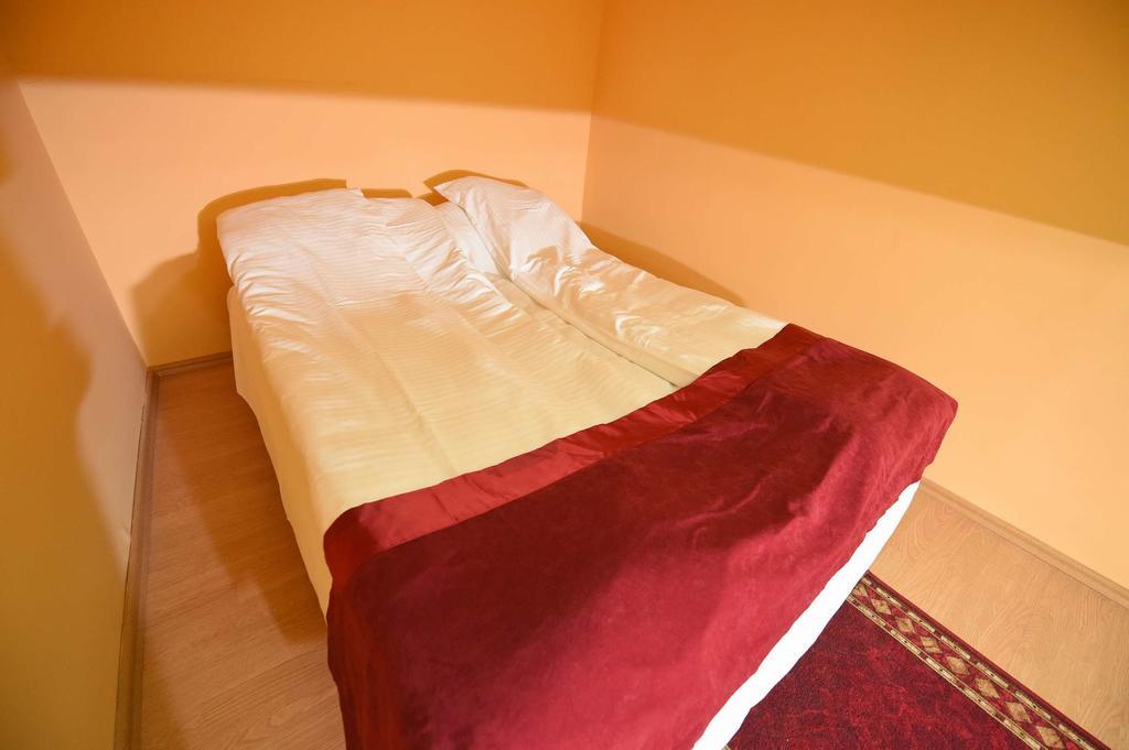 Apartment Inn Rooms Novi Sad Room photo